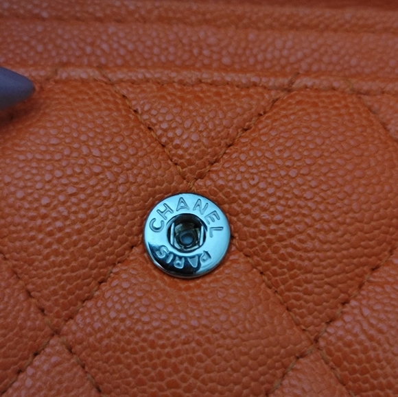 CHANEL 2020 Orange Leather Compact Wallet Card Holder - Picture 5 of 12